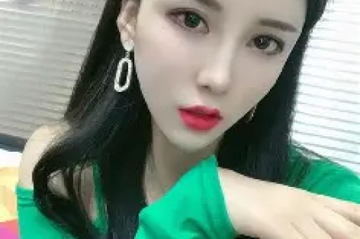 吃瓜！贝蒂斯中场连续4场坐板凳 外界猜测因他与董事华金女儿交往