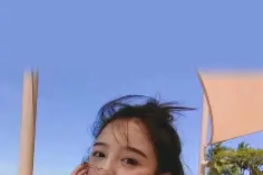 315 最讽刺名场面：被曝光鸡爪股东正看晚会一句回应炸翻全网！